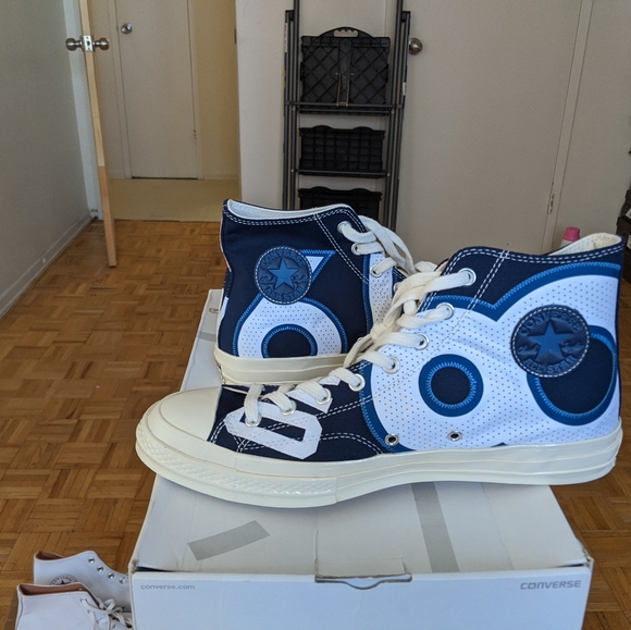Converse shoes - Picture 2 of 2